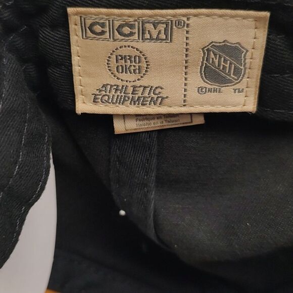 CCM Pittsburgh Penguins Sliderback Destructed Hat - New - Picture 8 of 9